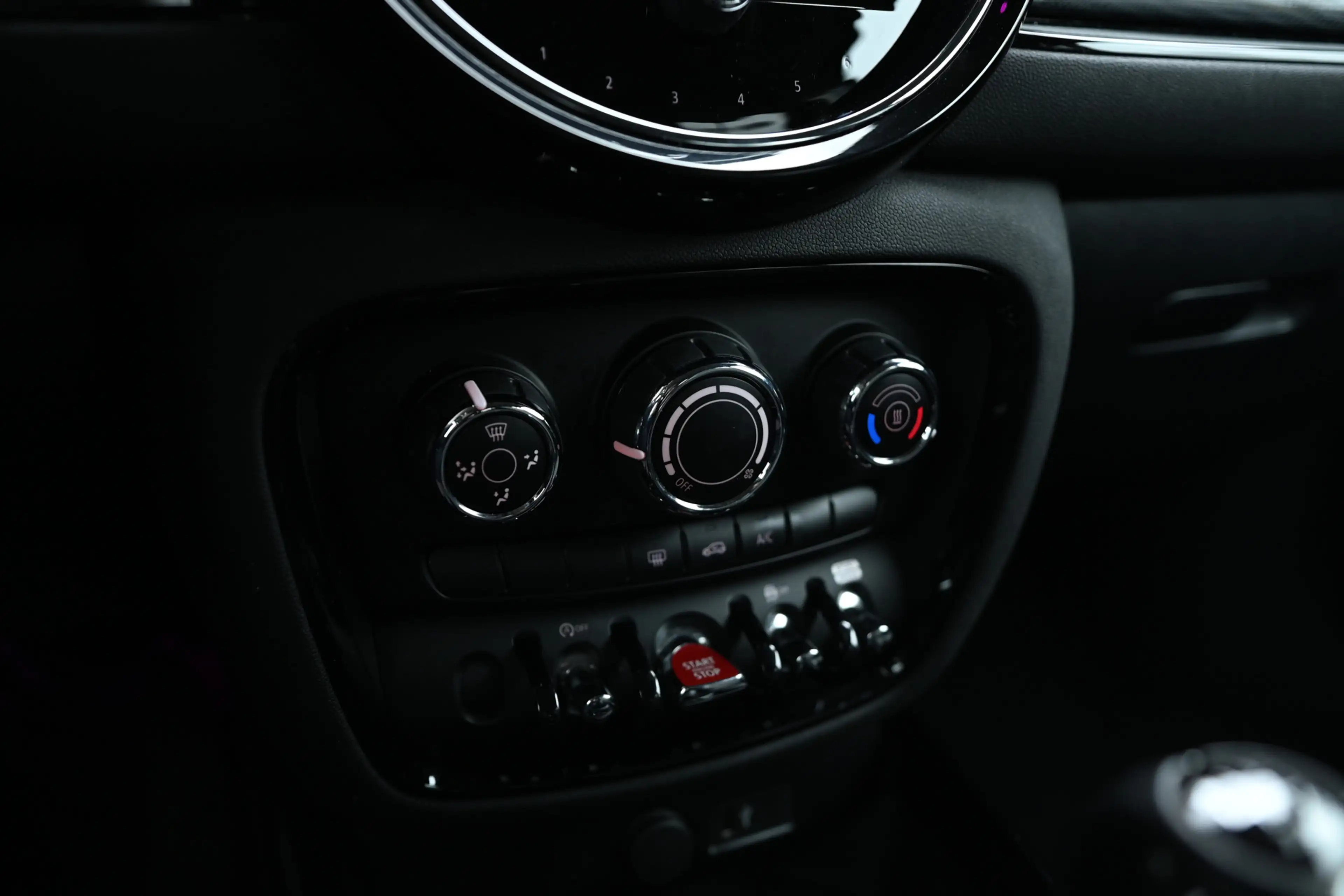MINI One Clubman Classic / Comfortstoelen / LED / PDC / Cruise Cont — photo 9