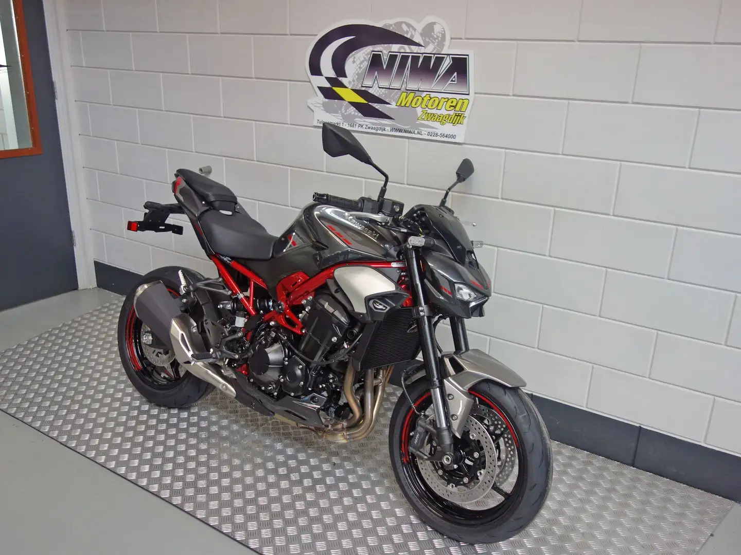 Kawasaki Z 900 Roşu - 2