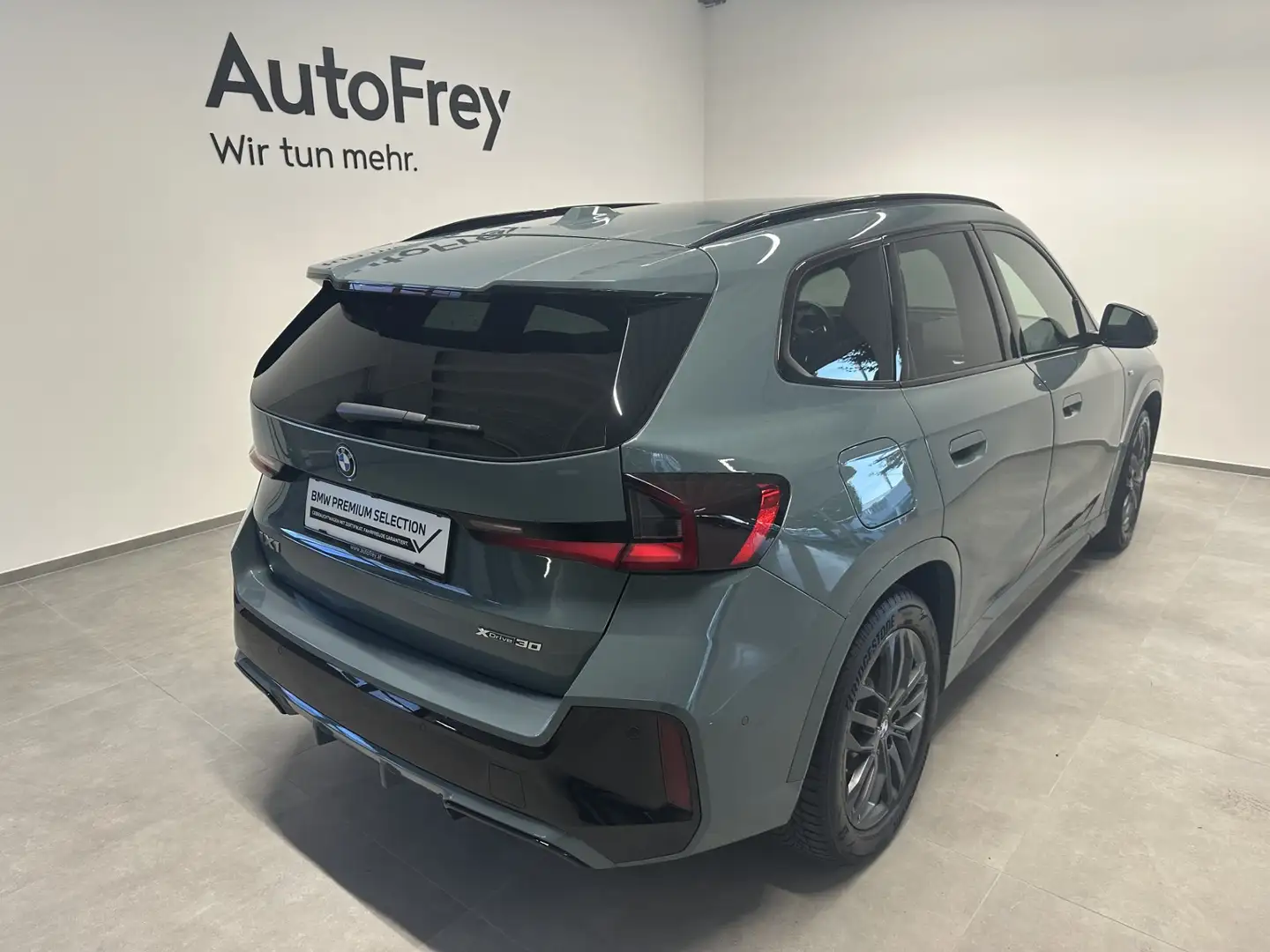 BMW iX1 iX1 xDrive30 Grün - 2