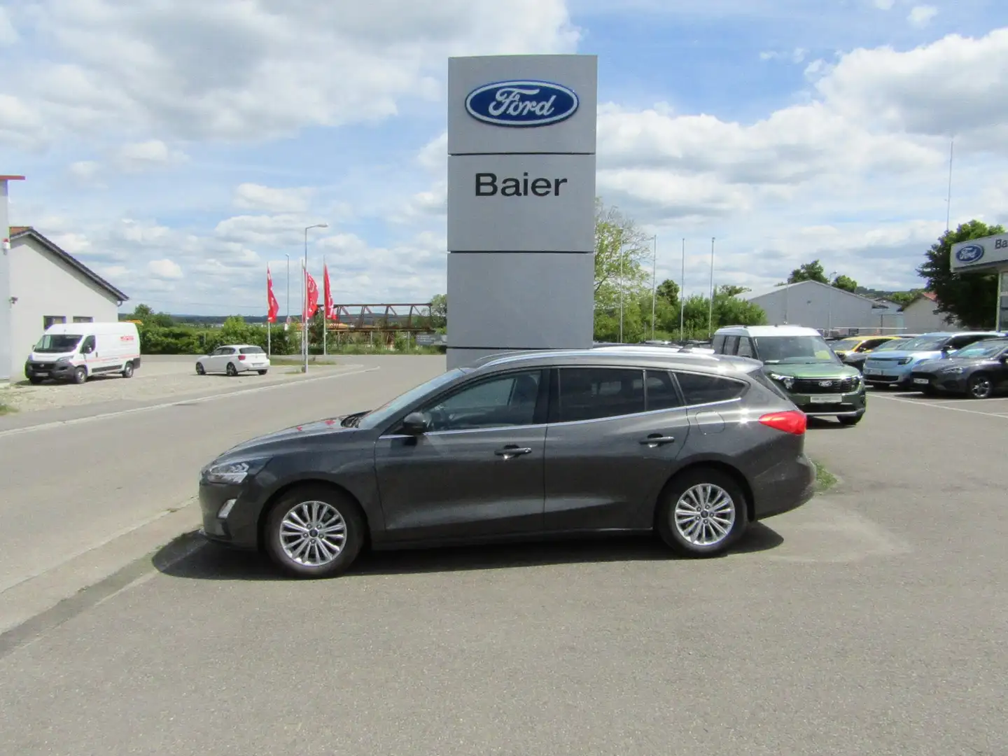 Ford Focus Titanium Grau - 1