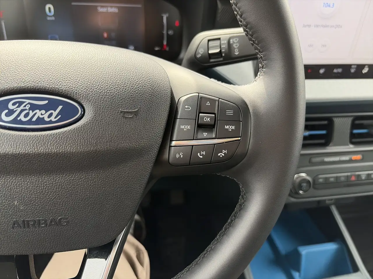 Ford Maverick снимка Ford Maverick