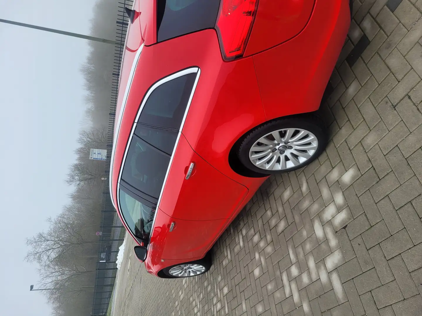 Opel Insignia 2.0 CDTI Sports Tourer 4x4 Sport mit Standheizung - 1