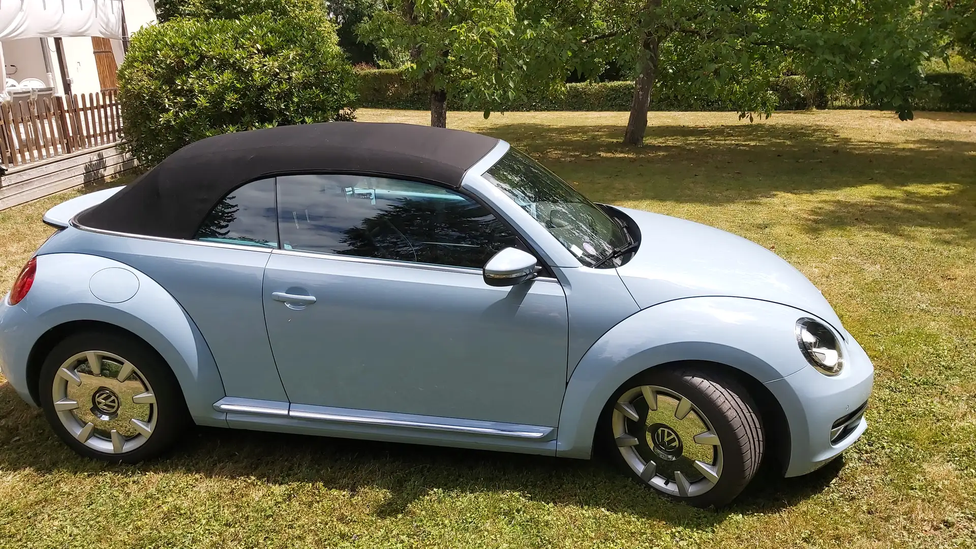 Volkswagen Beetle Cabriolet Mavi - 1
