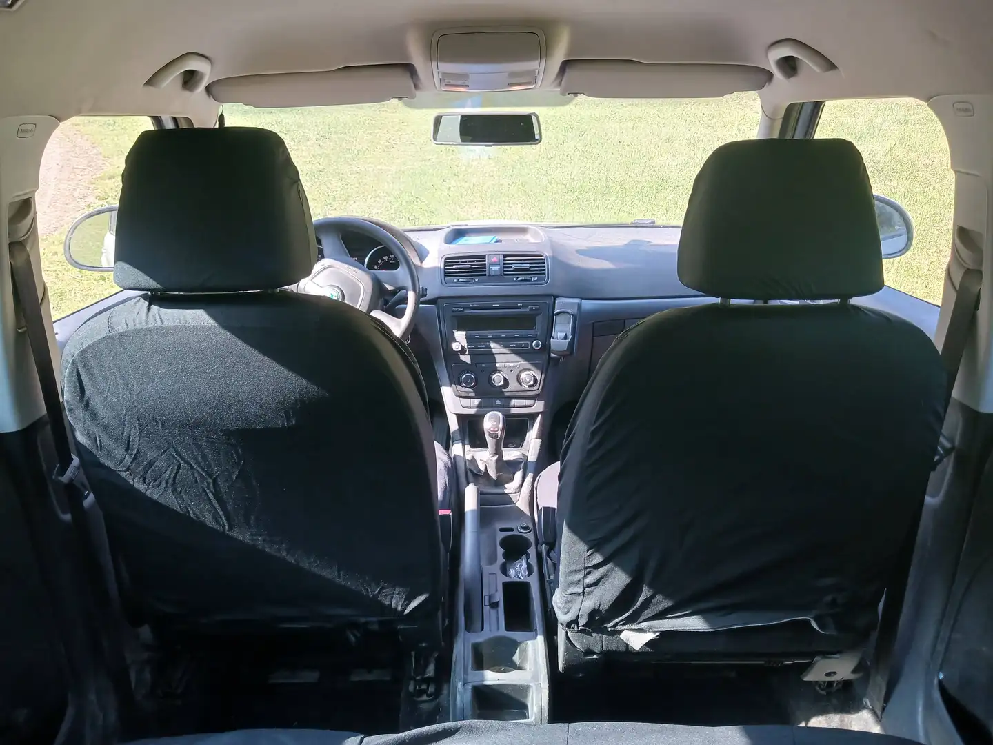 Skoda Yeti Yeti 1.6 TDI GreenLine Silber - 2