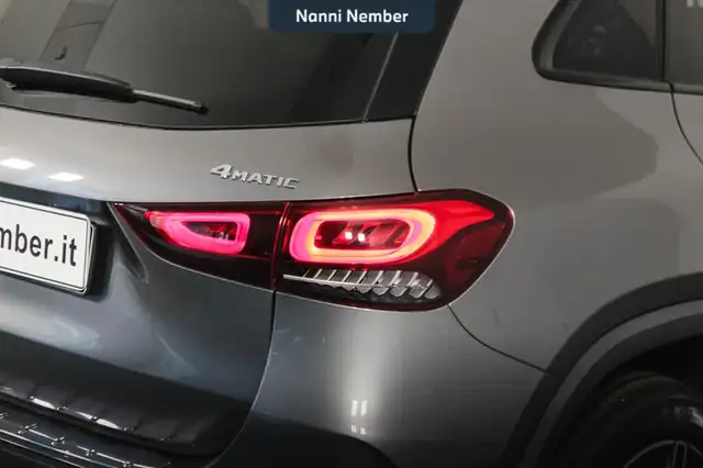 Mercedes-Benz GLA view 6