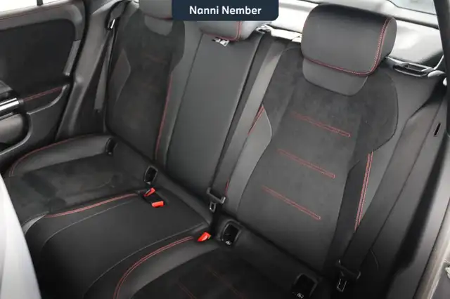 Mercedes-Benz GLA view 14