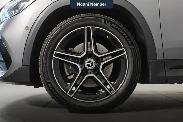 Mercedes-Benz GLA view 7