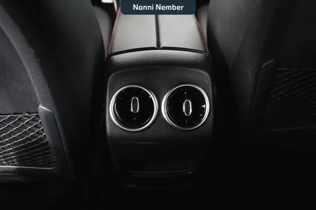Mercedes-Benz GLA view 15