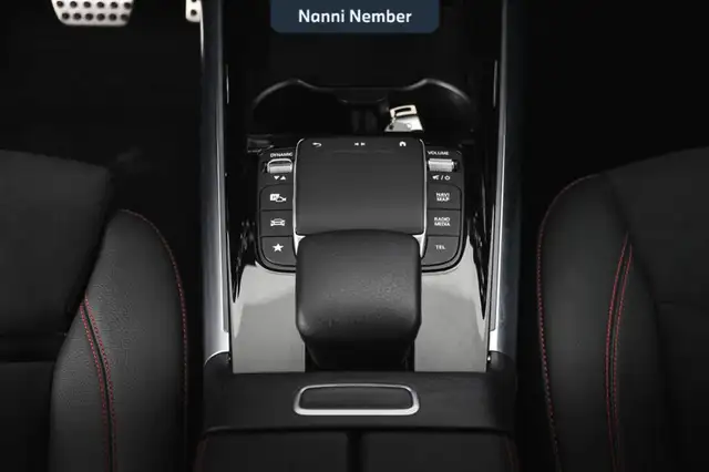 Mercedes-Benz GLA view 12