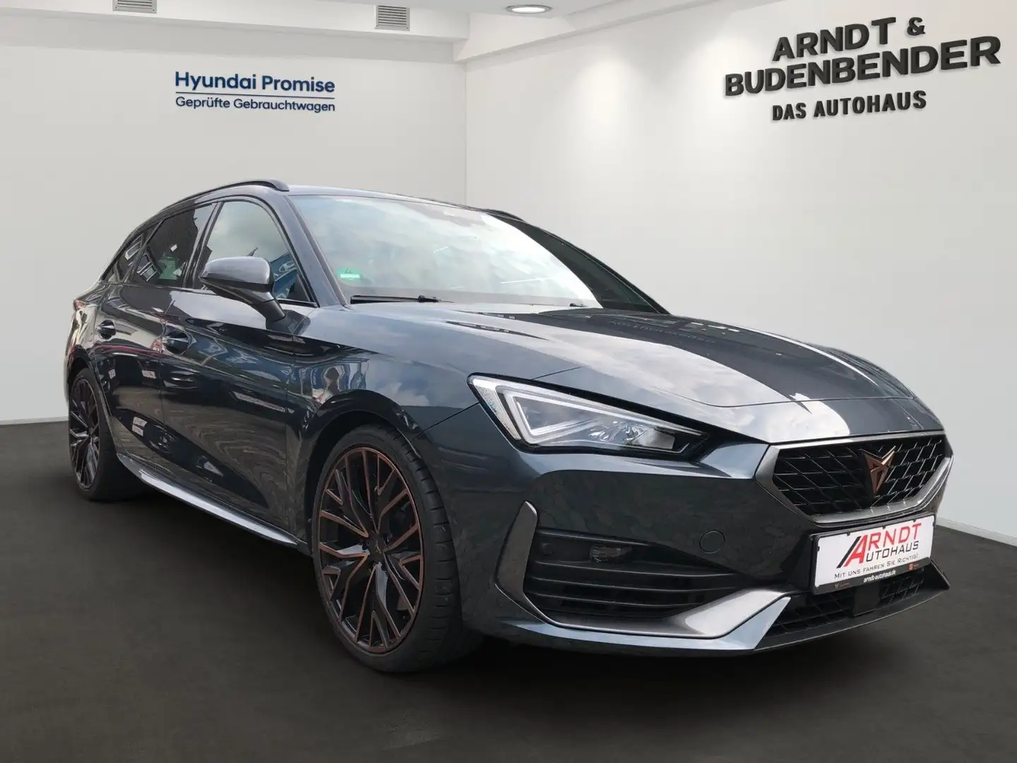 CUPRA Leon Sportstourer VZ 2.0 TSI 4Drive*PANO*AHK*BEA Gris - 2