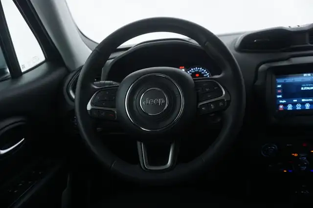 Jeep Renegade view 11