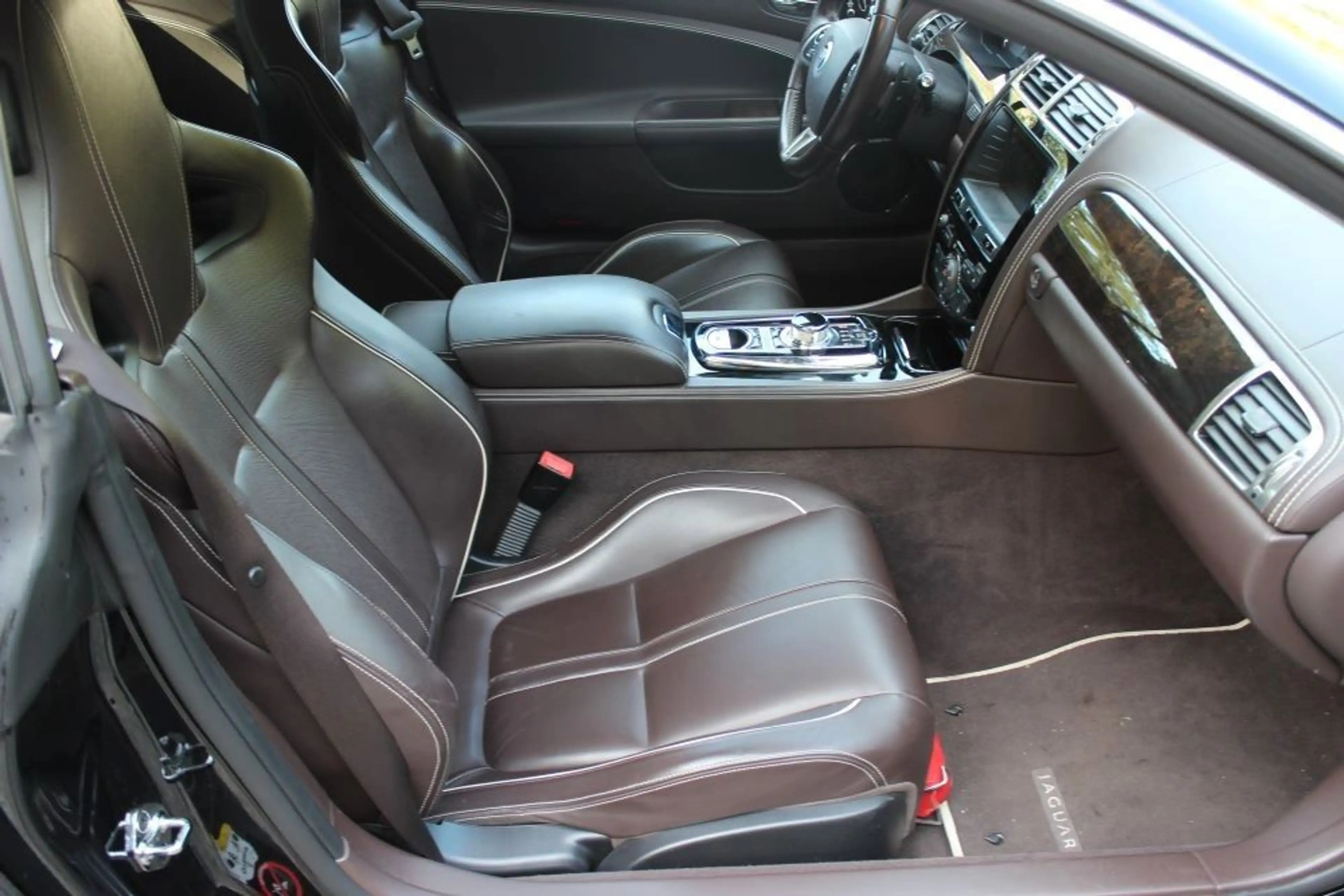 Jaguar XK 5.0 V8 Coupé Special edition 3 Jahre Garantie — photo 10
