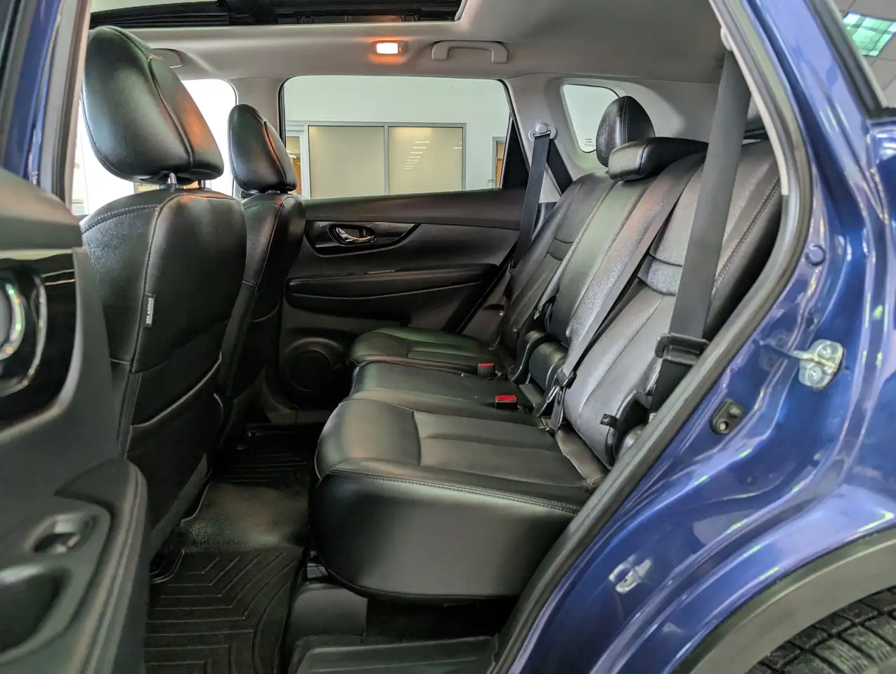 Nissan Rogue снимка Nissan Rogue