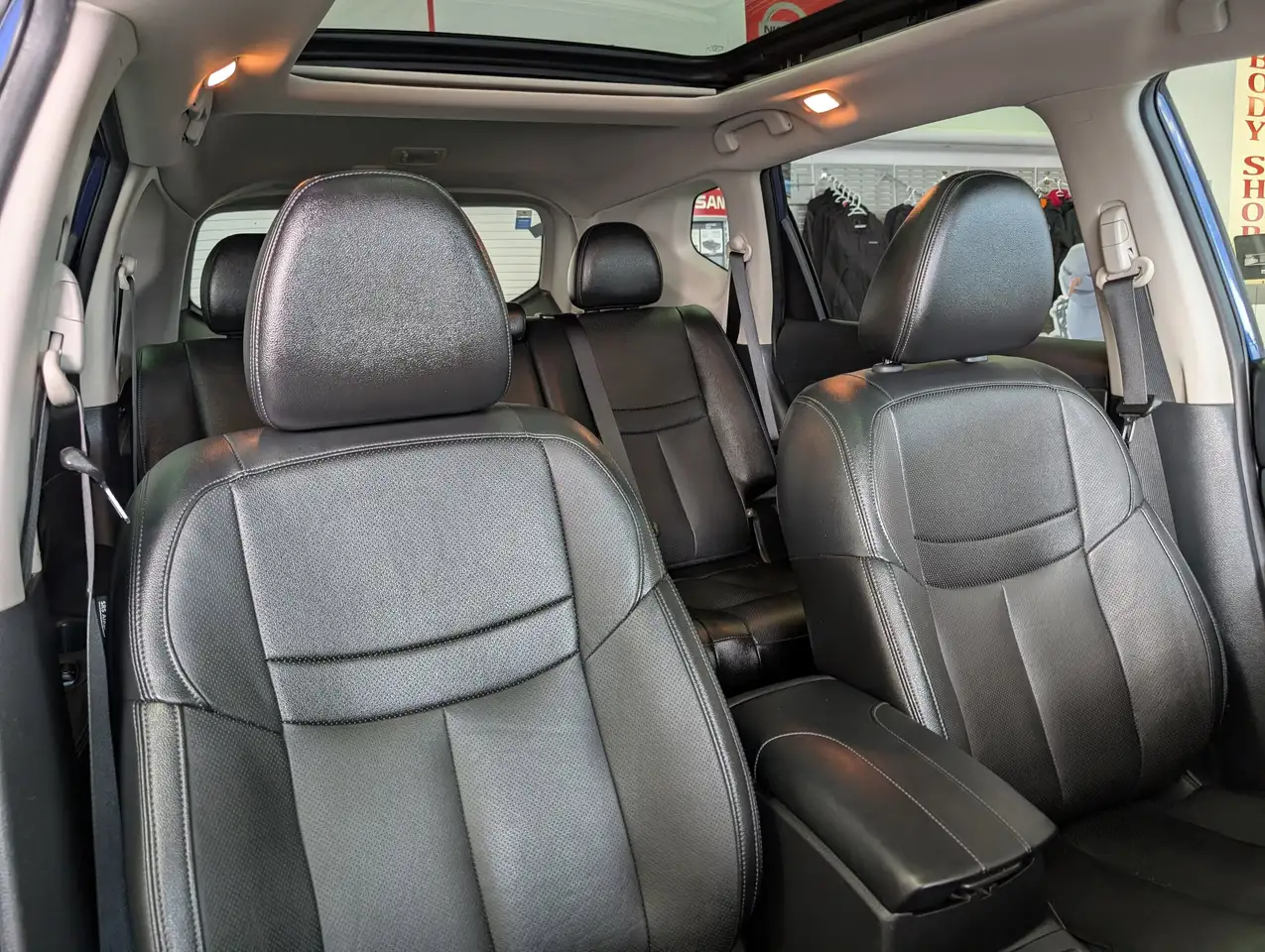 Nissan Rogue снимка Nissan Rogue