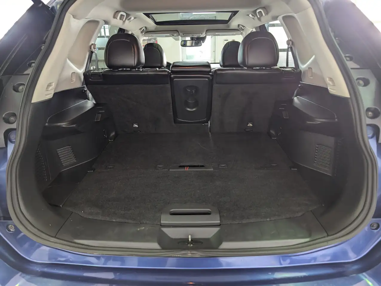 Nissan Rogue снимка Nissan Rogue