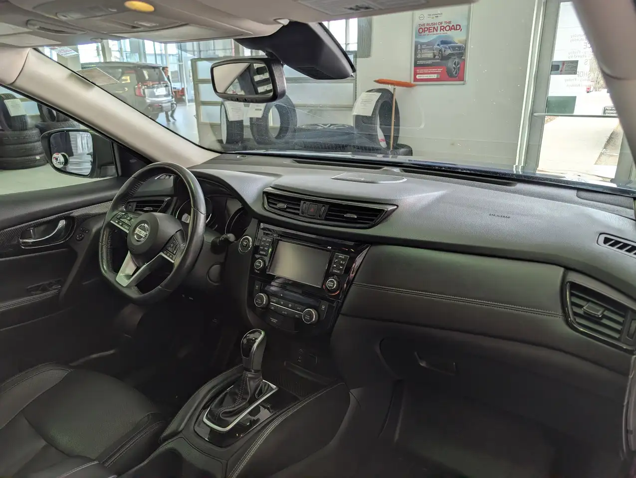 Nissan Rogue снимка Nissan Rogue
