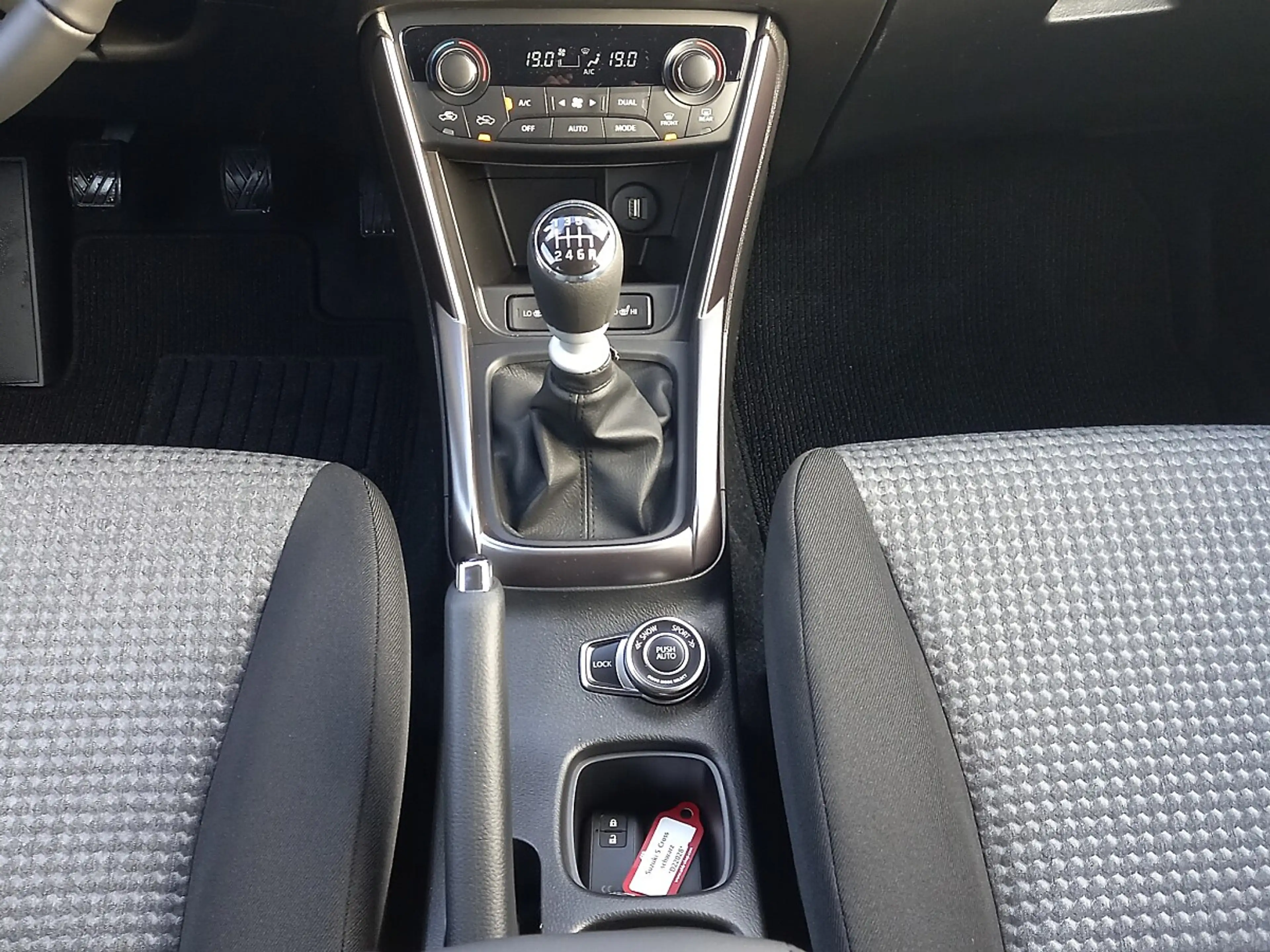 Suzuki S-Cross 1,4 Hybrid ALLGRIP shine — photo 13