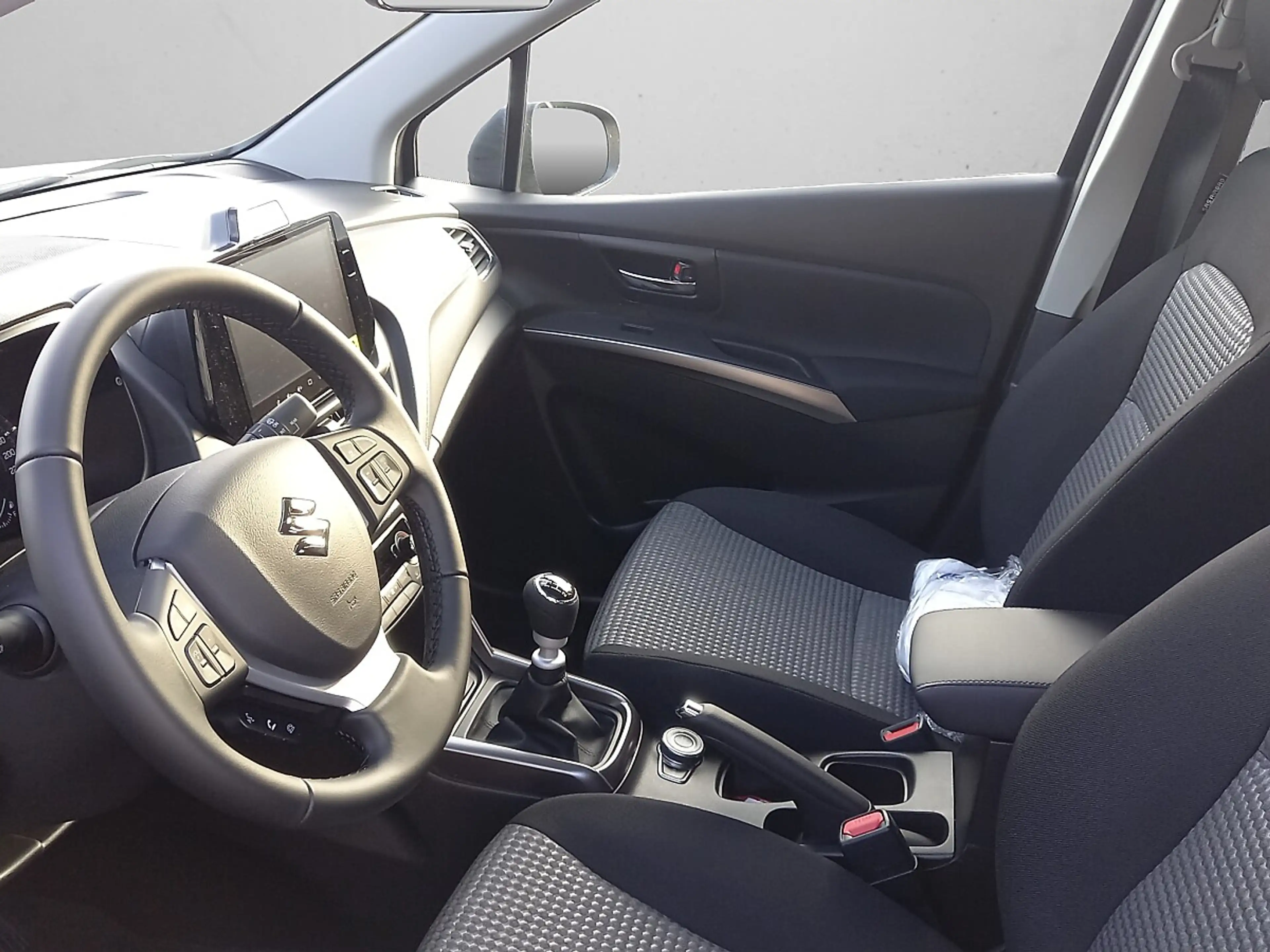 Suzuki S-Cross 1,4 Hybrid ALLGRIP shine — photo 9