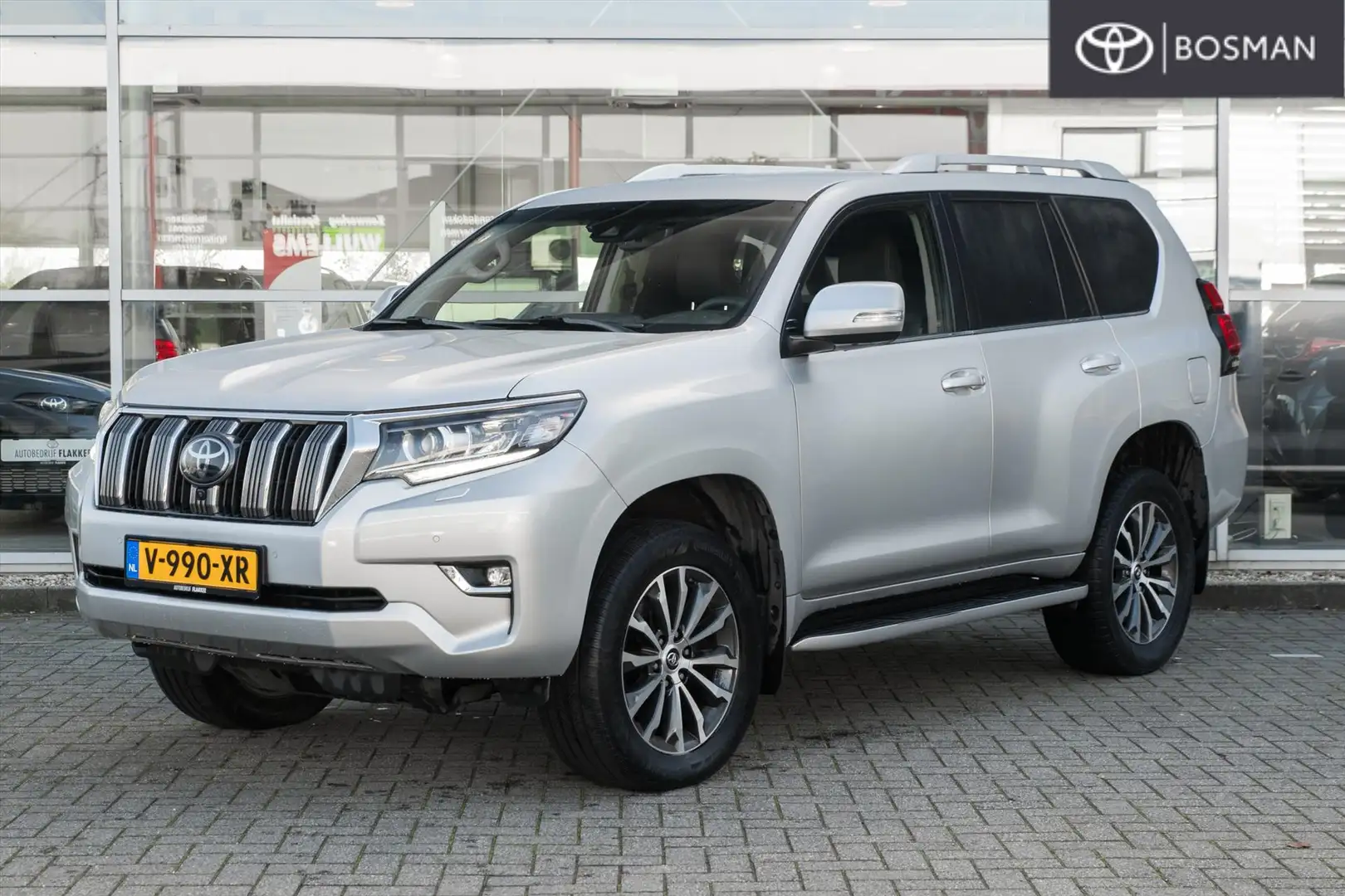 Toyota Land Cruiser 150 2.8 D-4D 177pk Standard Roof Blind Van Profess Stříbrná - 1