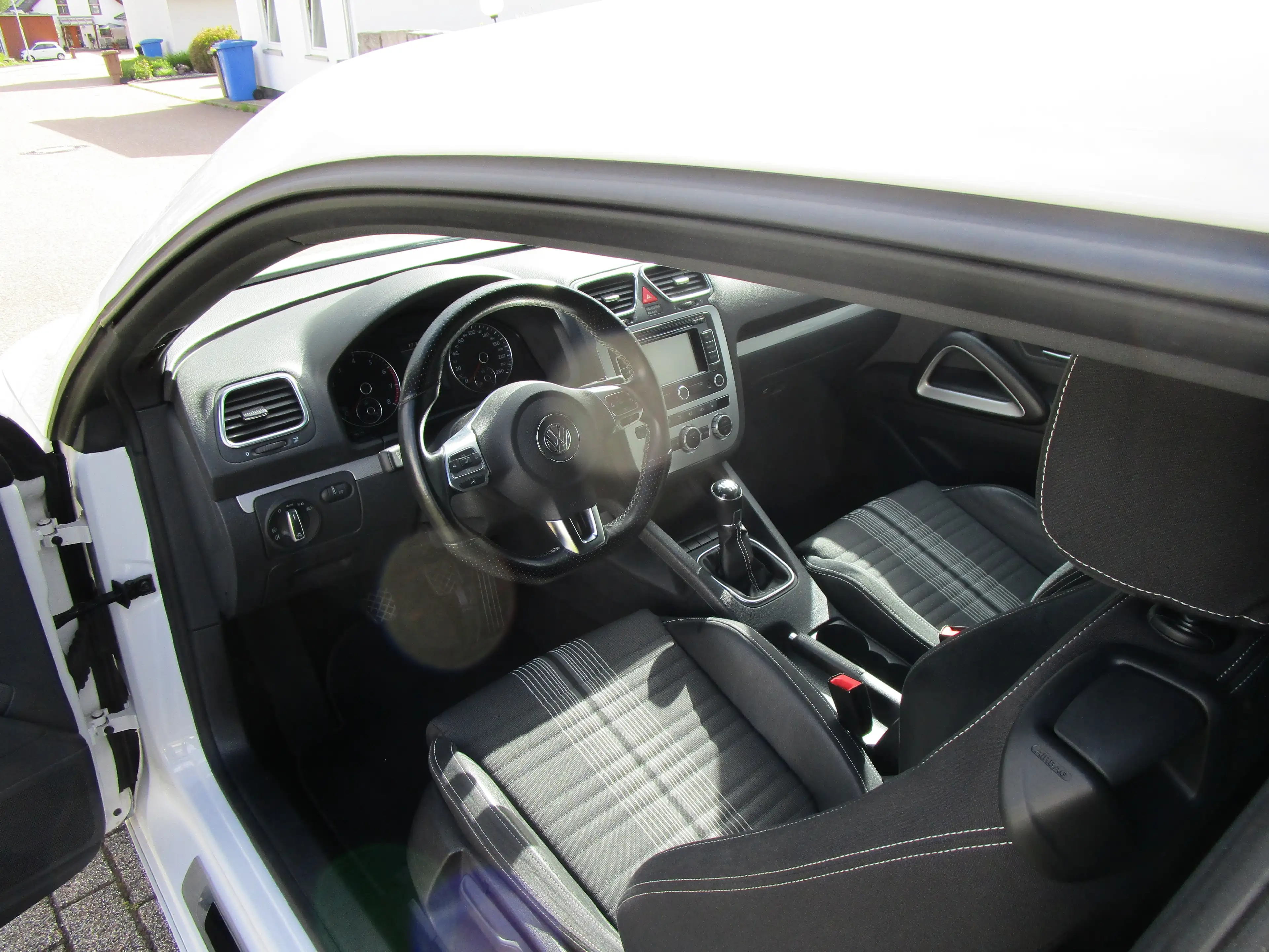 Volkswagen Scirocco 1.4 TSI 118 kW Match - Navi - Klima - PDC .. — photo 6