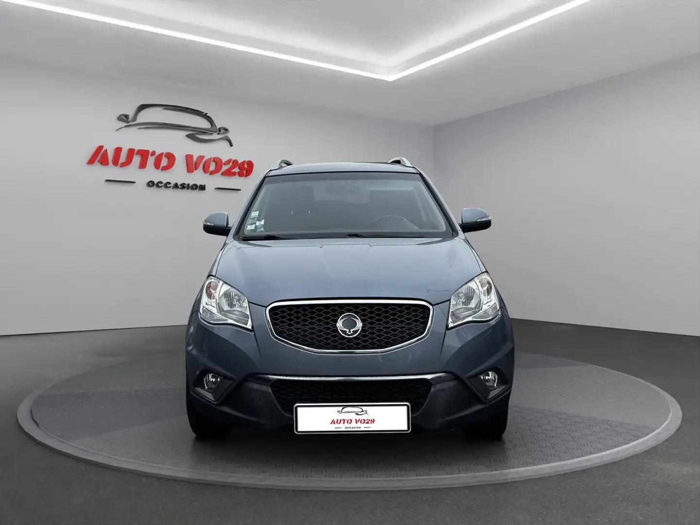 SsangYong Korando 2.0 E-XDI 16V 4WD Gris - 2