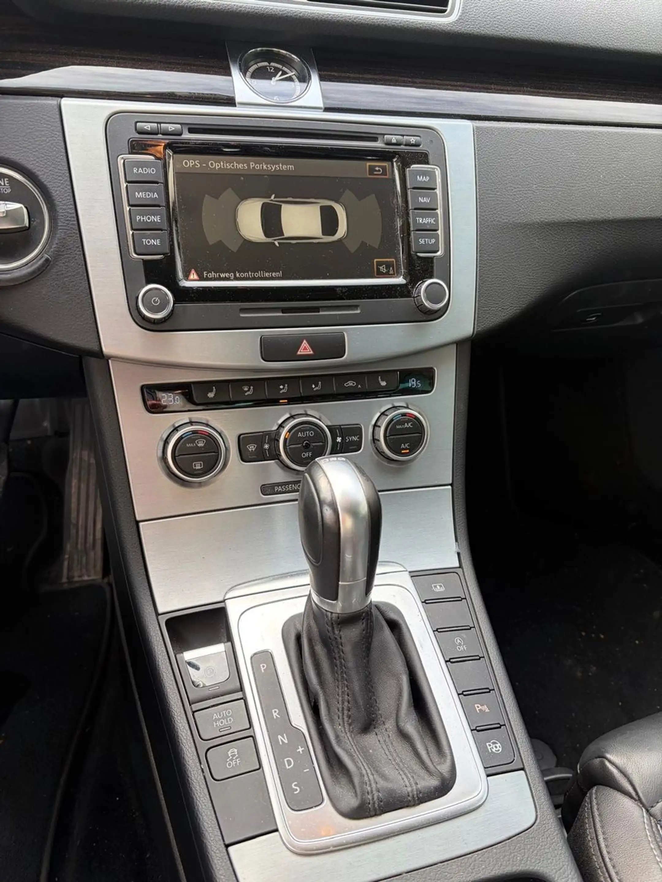 Volkswagen Passat CC R-Line — photo 7