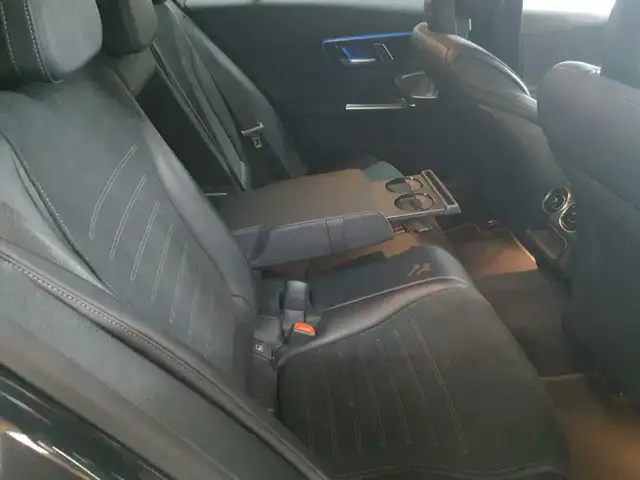 Mercedes-Benz C-Class view 14