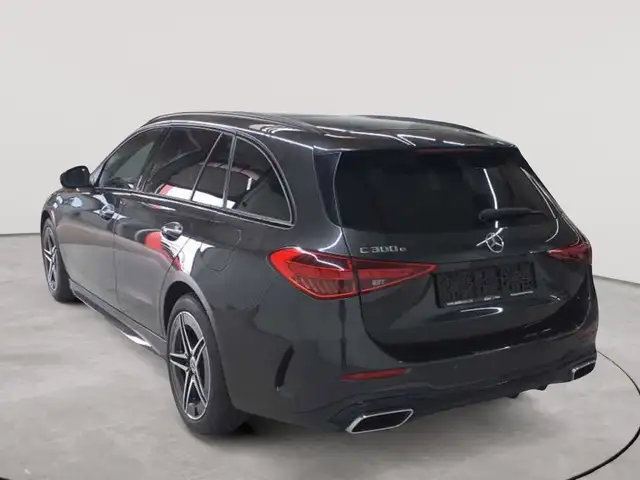 Mercedes-Benz C-Class view 5
