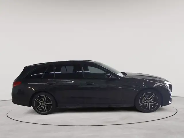 Mercedes-Benz C-Class view 3