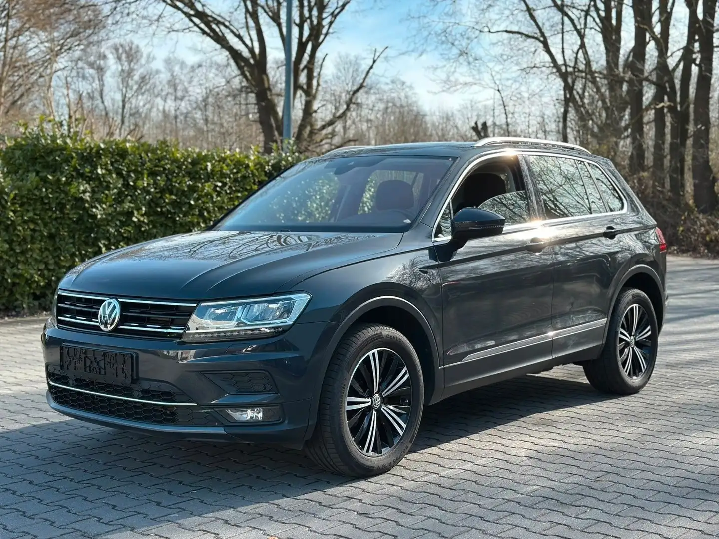 Volkswagen Tiguan Highline 4Motion Sitzheizung*Navi*E-Heck* Gris - 1