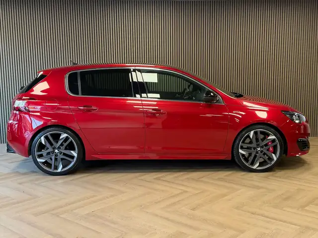 Peugeot 308 view 4