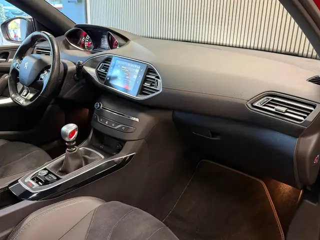Peugeot 308 view 8