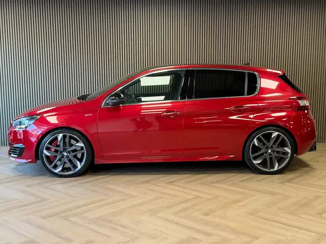 Peugeot 308 view 3