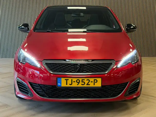 Peugeot 308 view 2