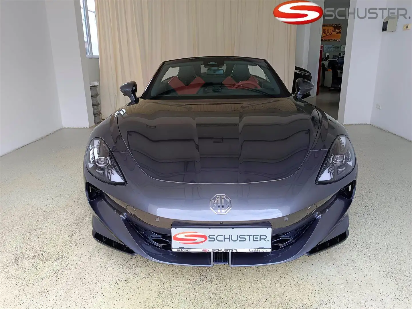 MG Cyberster GT rotes Dach Grau - 2