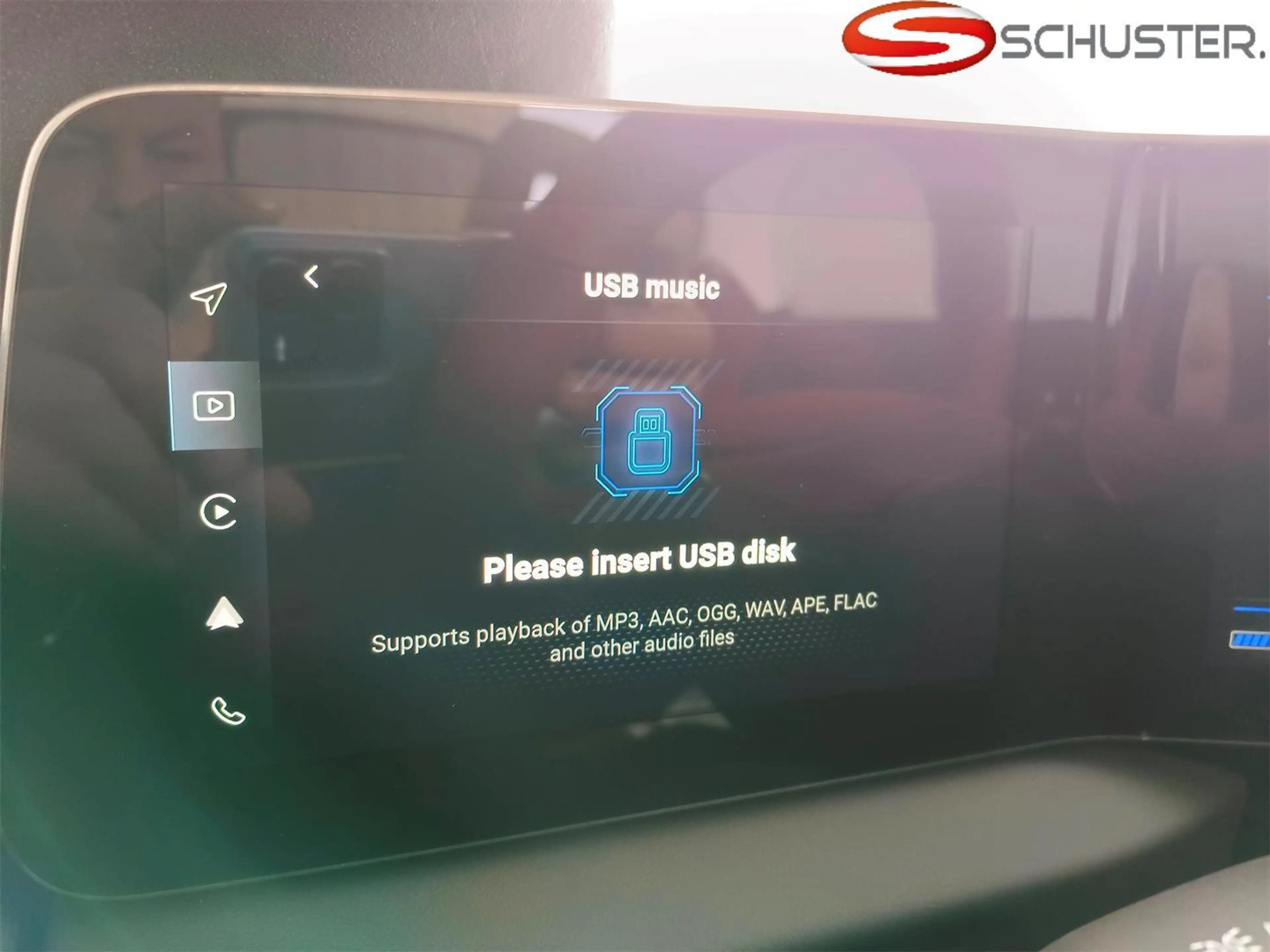 MG Cyberster GT rotes Dach — photo 13