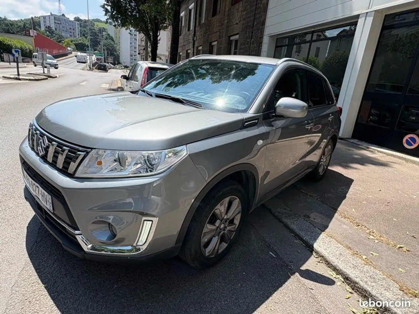 Suzuki Vitara 1.0 111 cv Privilège All Grip Gris - 2