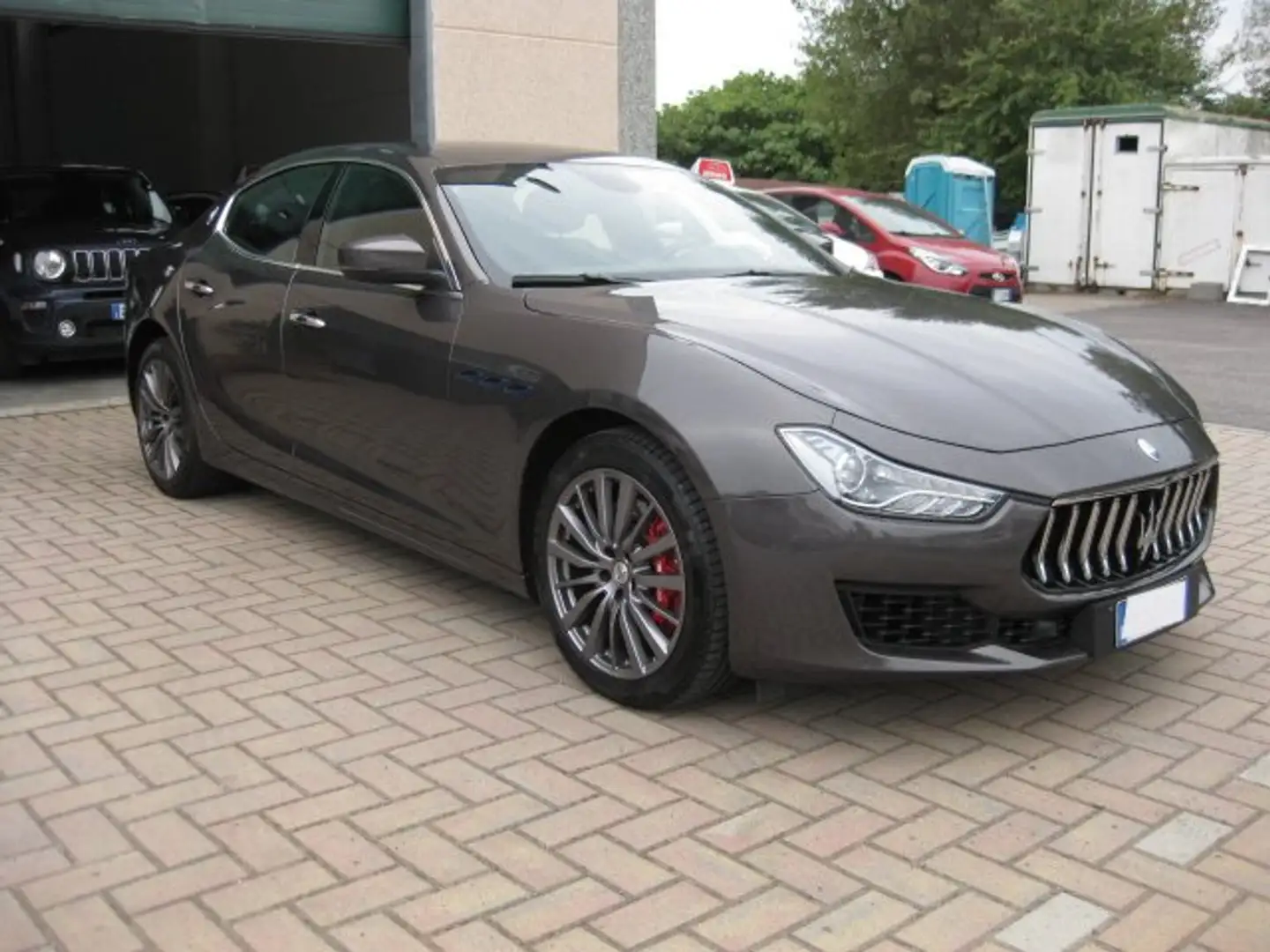 Maserati Ghibli GT 330 CV MHEV Gris - 2