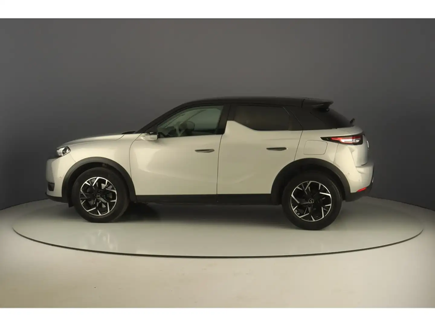 DS Automobiles DS 3 Crossback 1.2i 130pk Automaat So Chic Pack Rivoli Zilver - 2