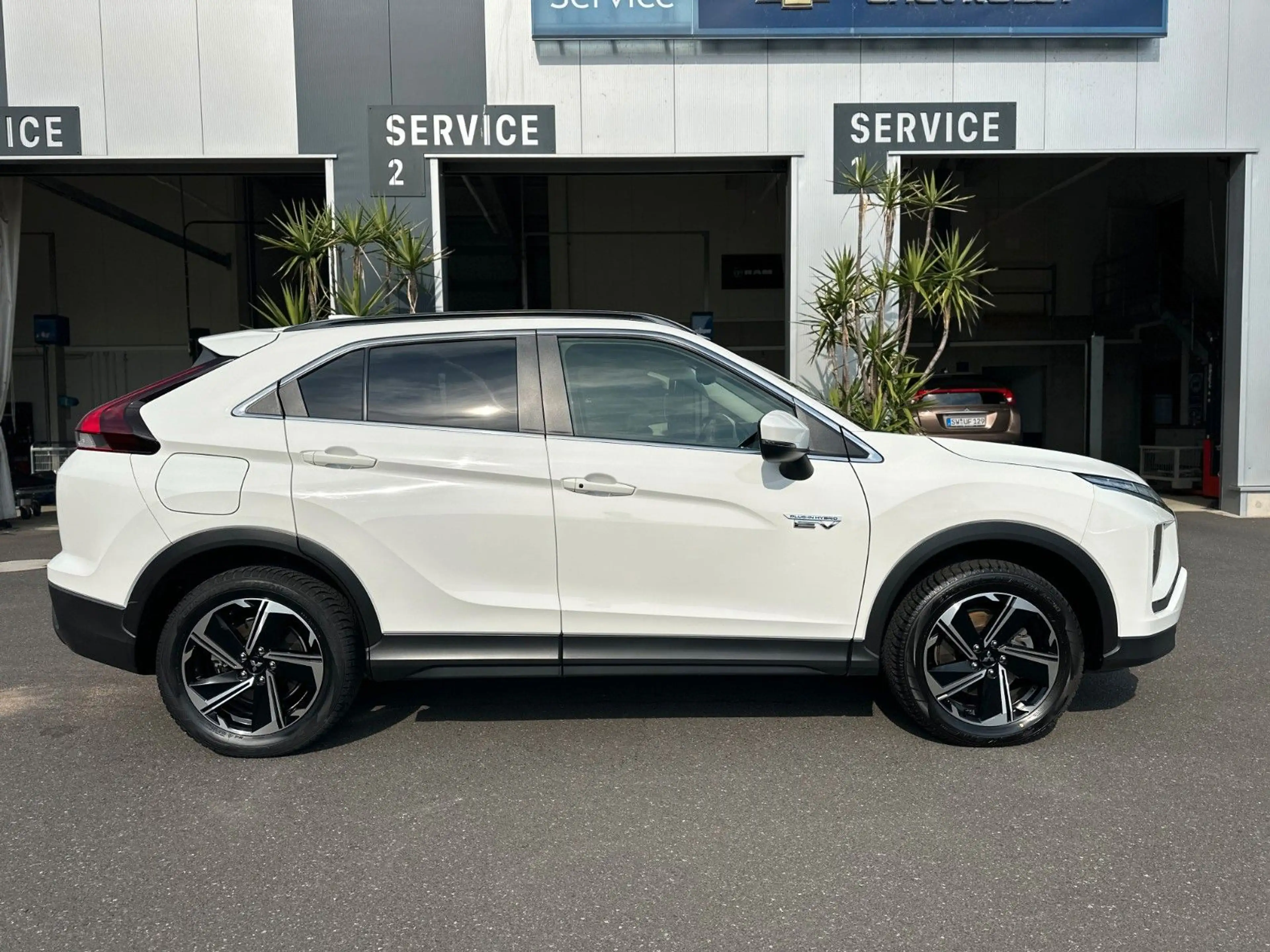 Mitsubishi Eclipse Cross Basis Hybrid 4WD — photo 8