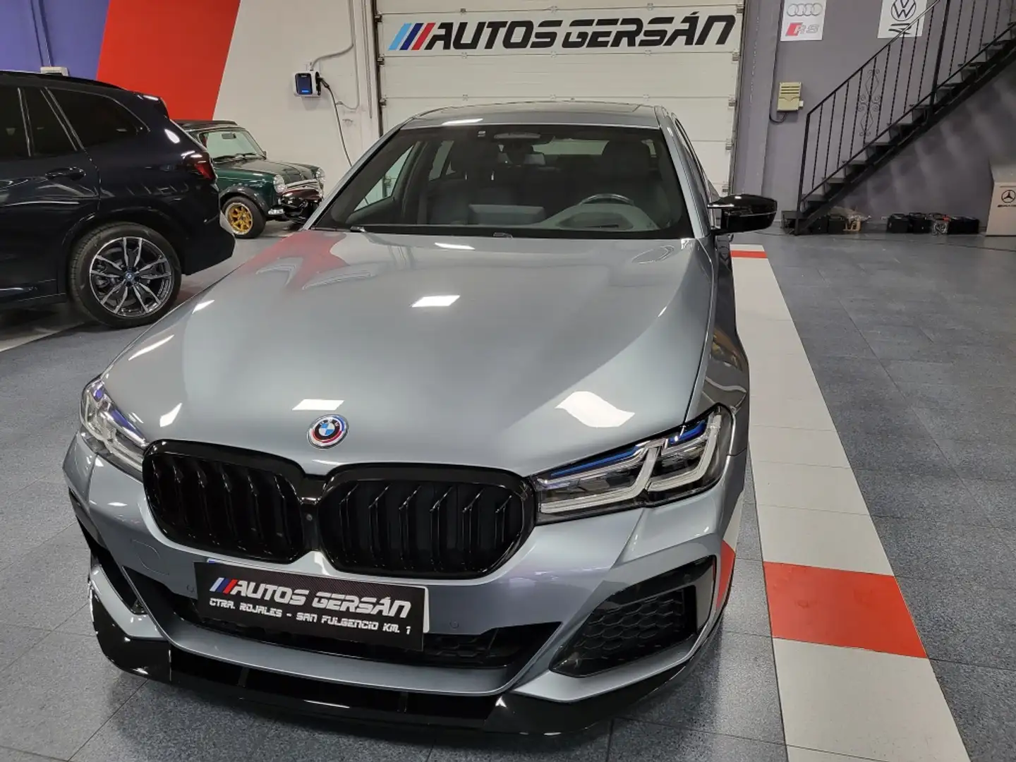 BMW 540 540iA xDrive Gris - 2