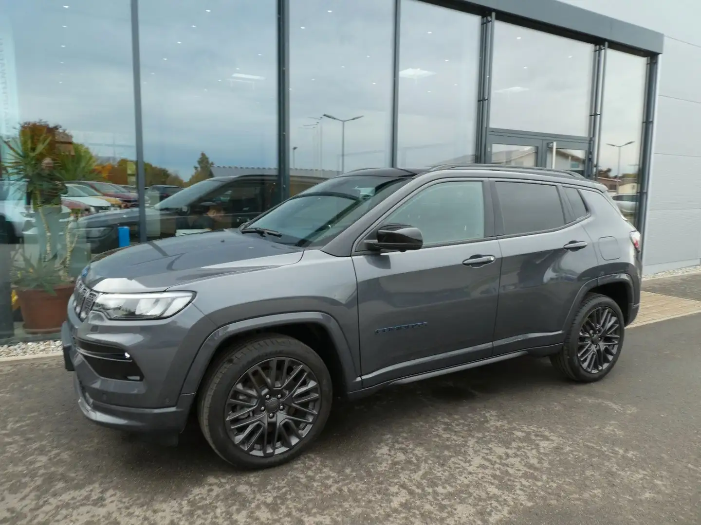 Jeep Compass S, SHZ, Navi, Kamera, PDC, LED Argent - 2