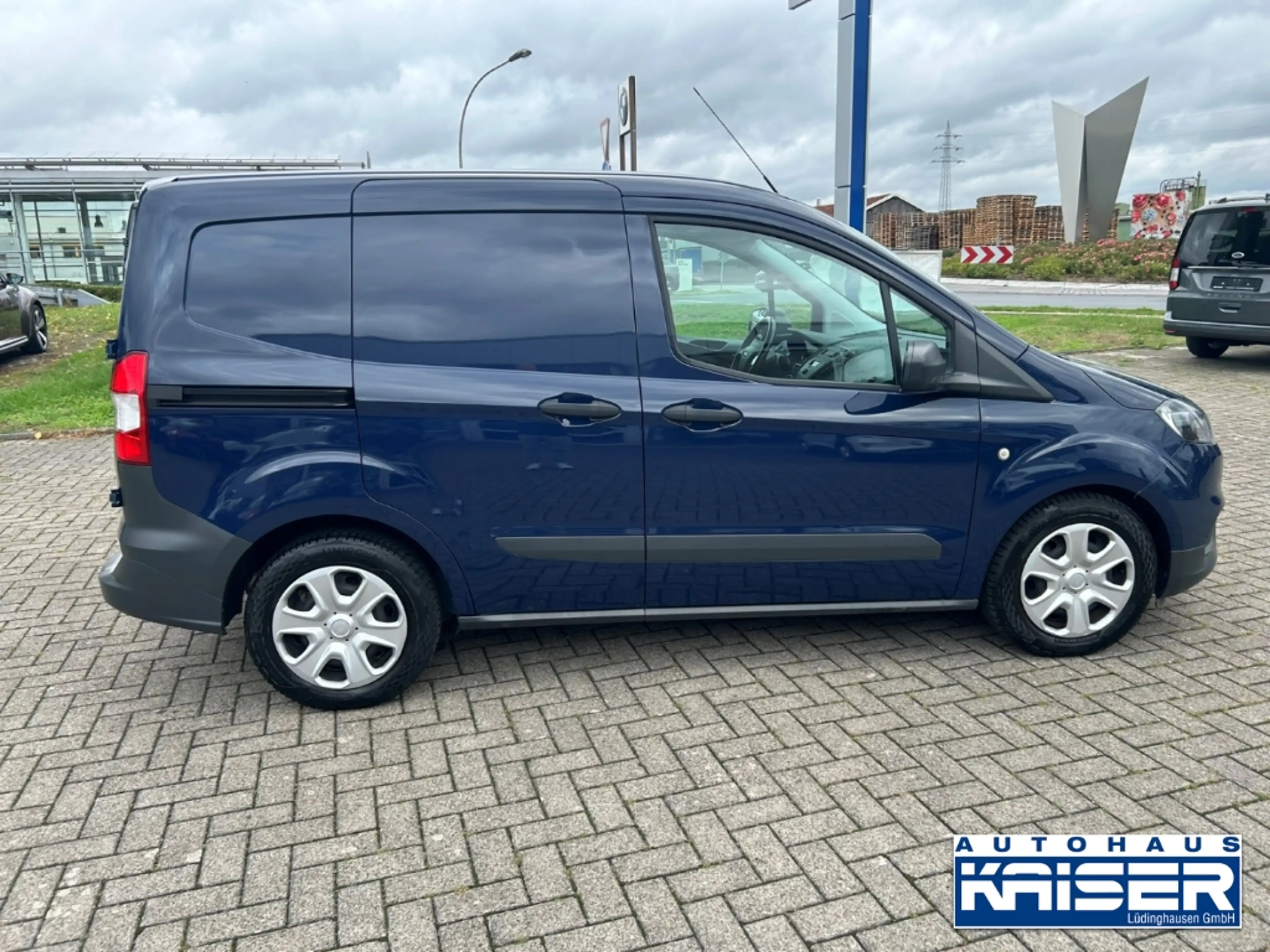 Ford Transit Courier Trend — photo 6