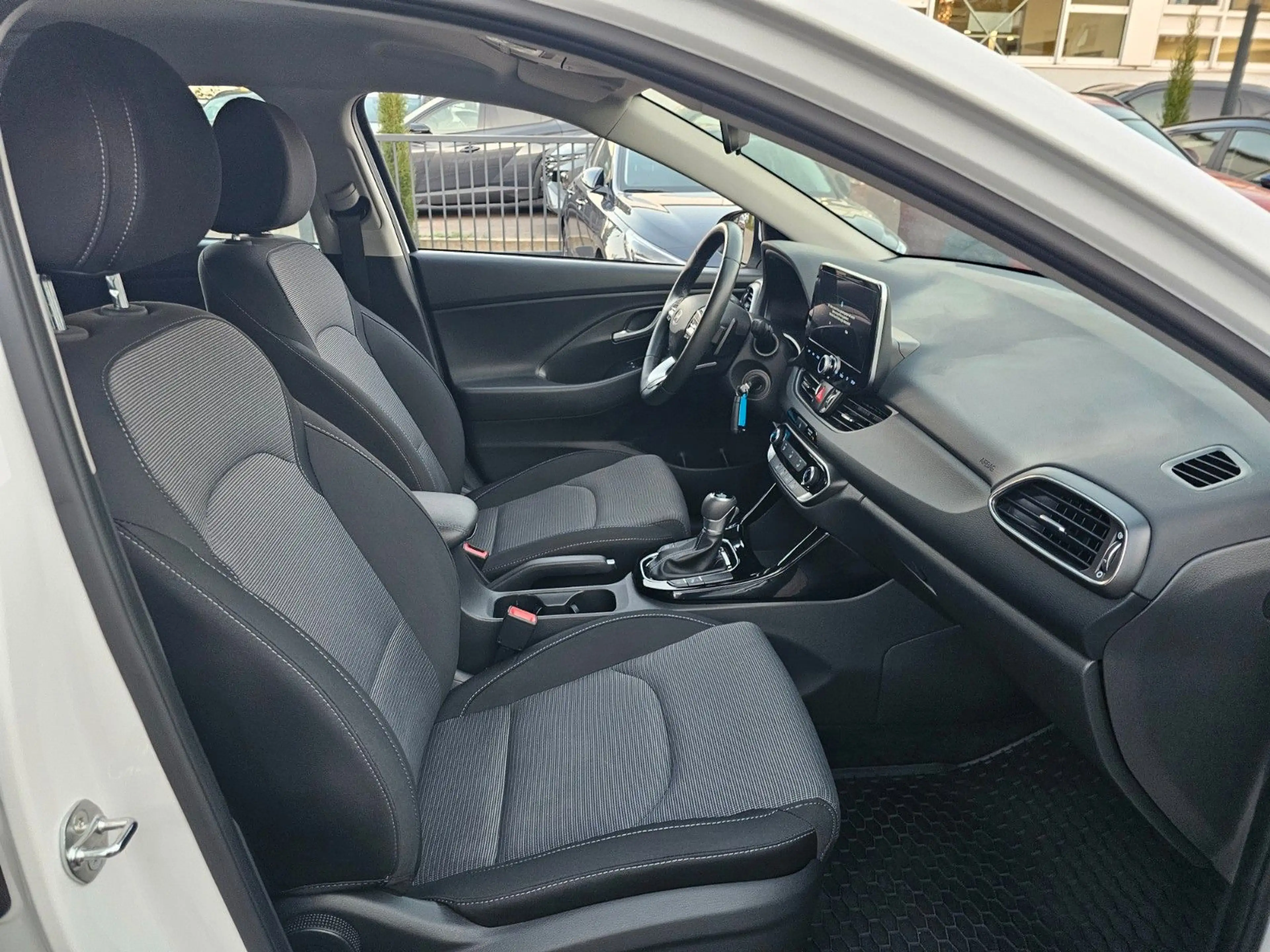 Hyundai i30 1.0 T-GDI DCT Family — photo 11
