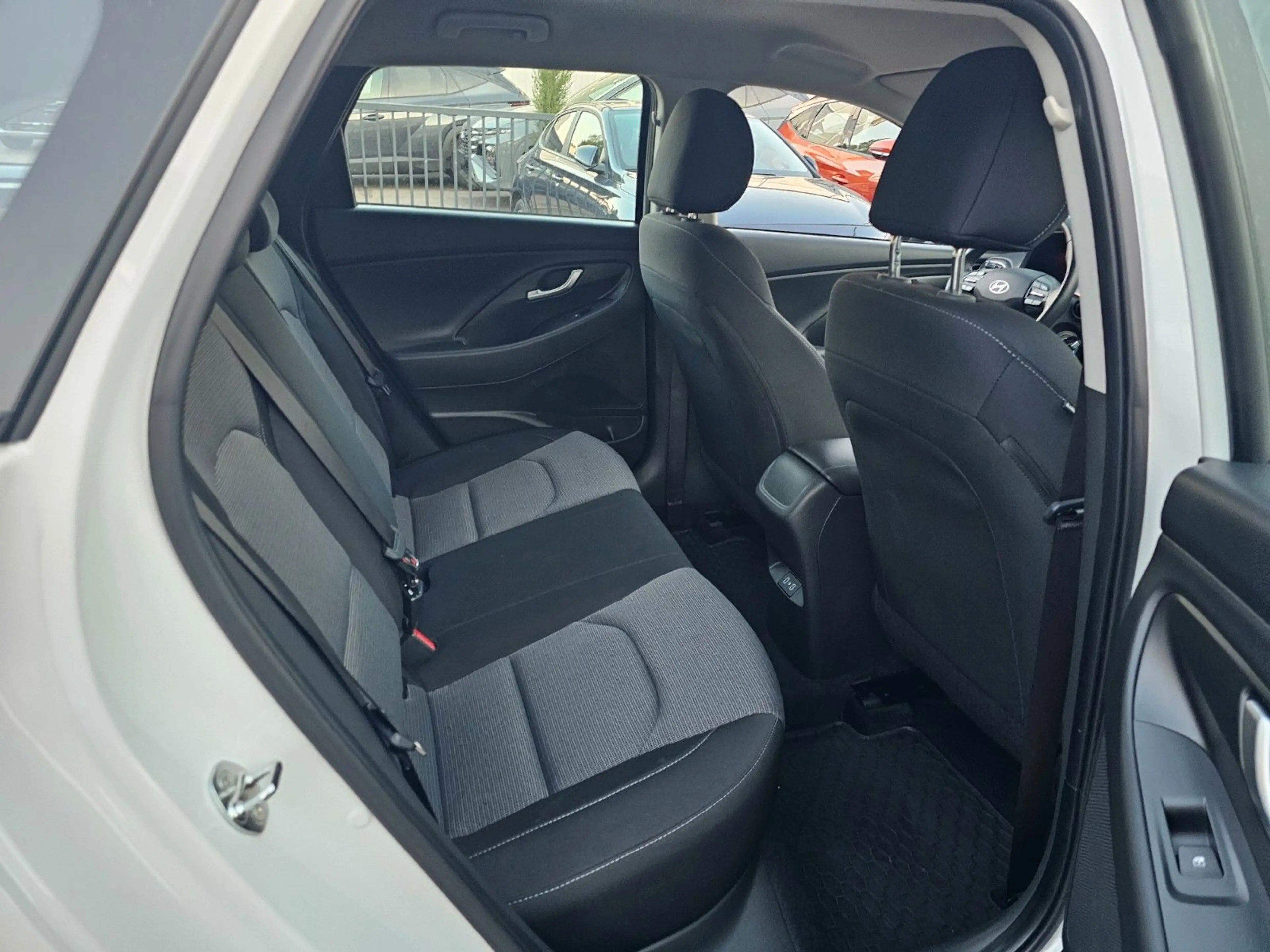 Hyundai i30 1.0 T-GDI DCT Family — photo 10