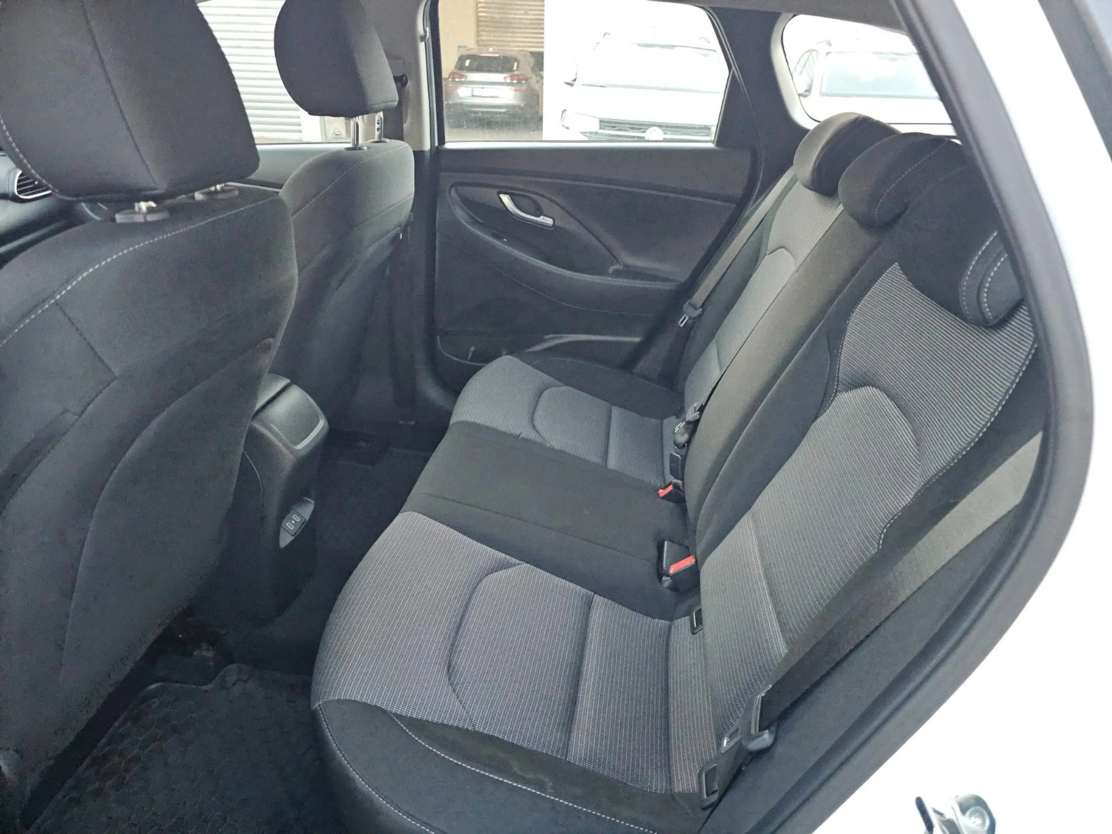 Hyundai i30 1.0 T-GDI DCT Family — photo 8