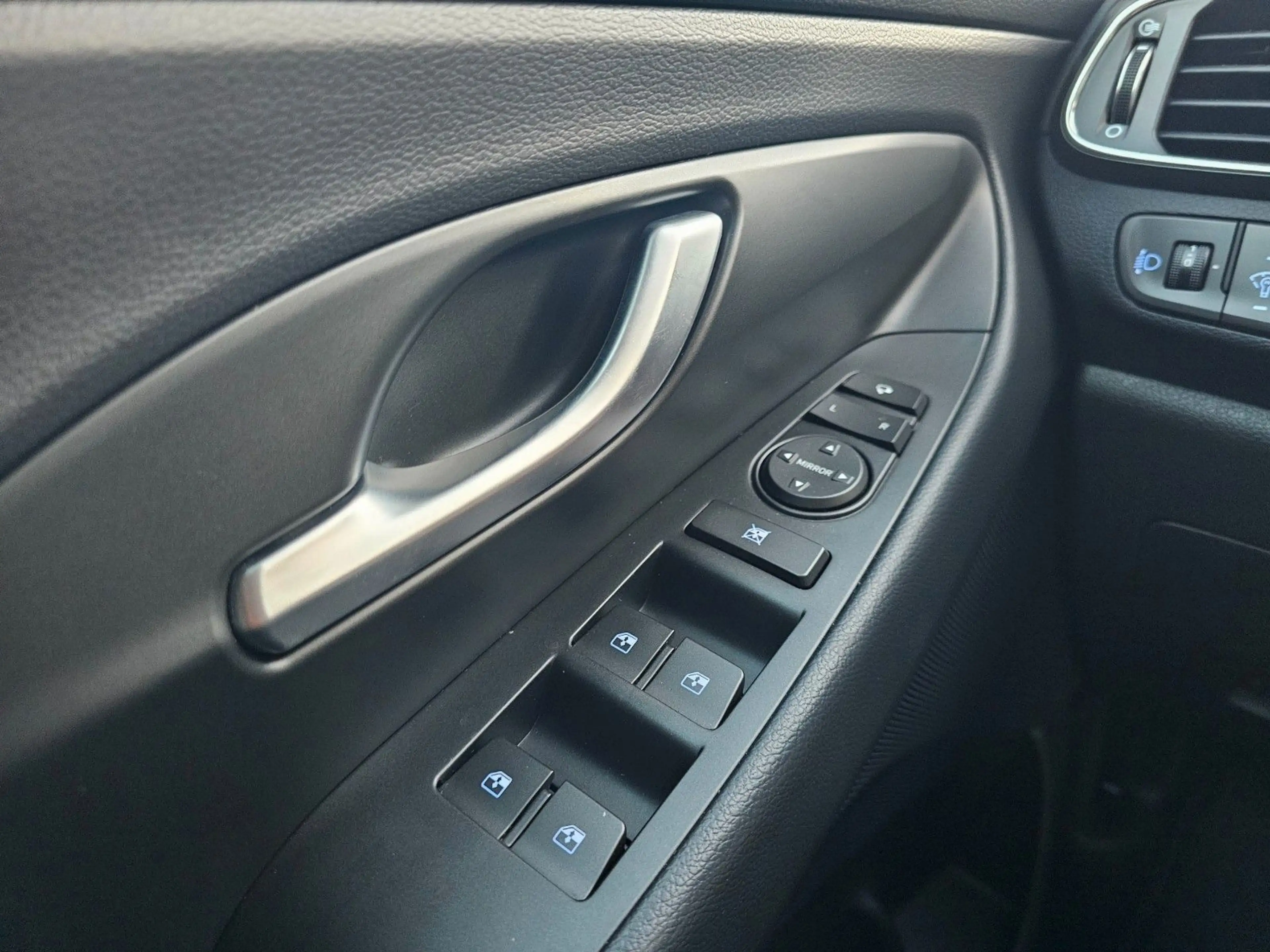 Hyundai i30 1.0 T-GDI DCT Family — photo 15