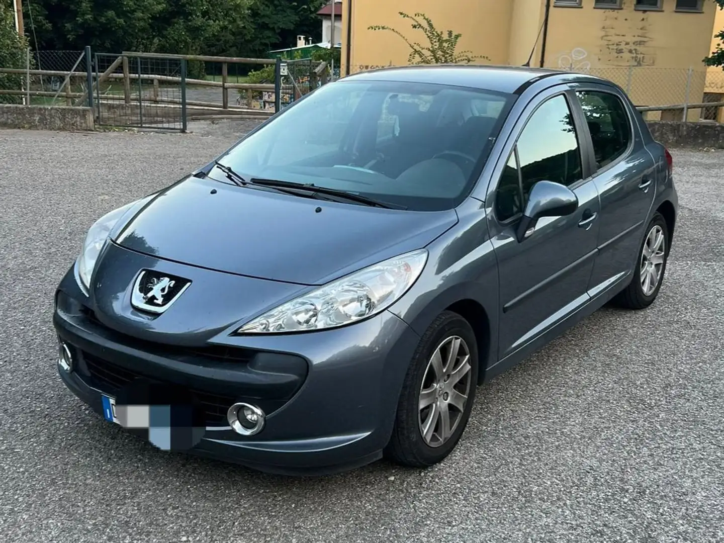 Peugeot 207 5p 1.6 hdi 16v XT 90cv Blu/Azzurro - 1