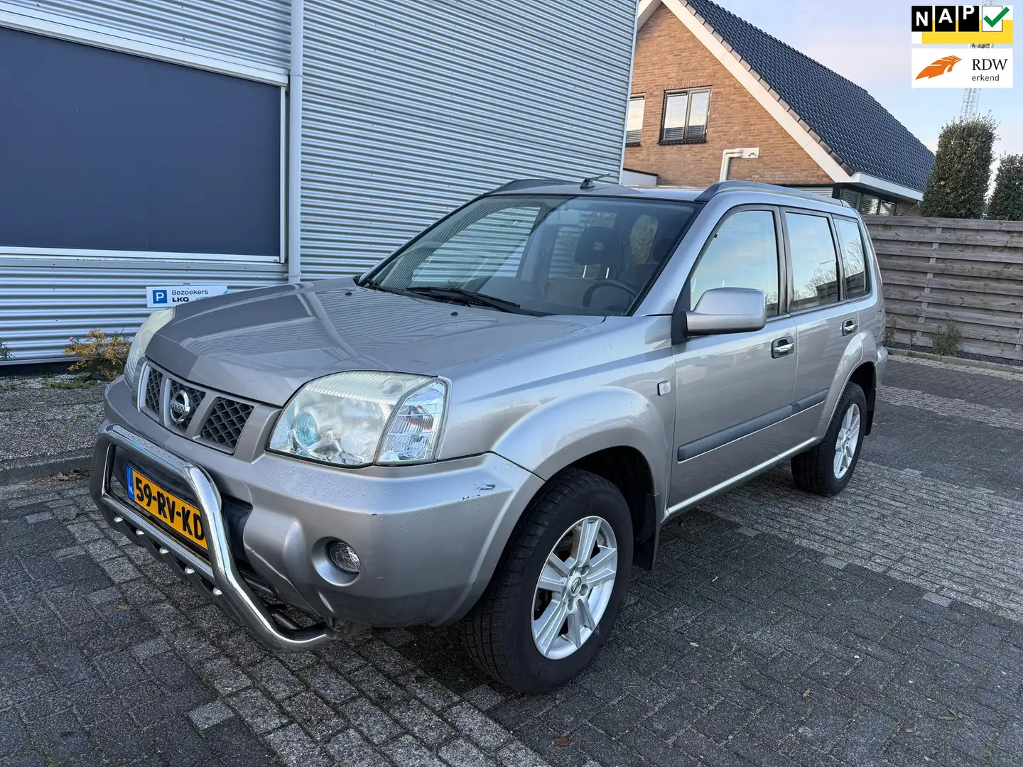 Nissan X-Trail 2.0 Comfort 2wd Clima Bj:2005 NAP! Grau - 1