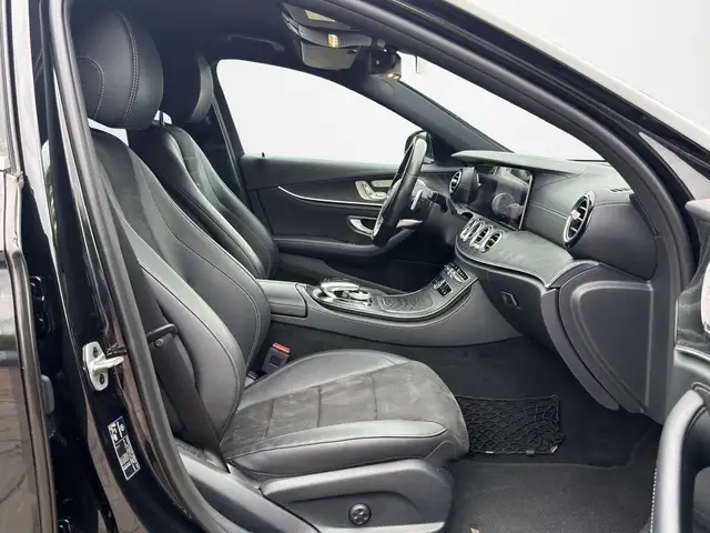 Mercedes-Benz E-Class view 15